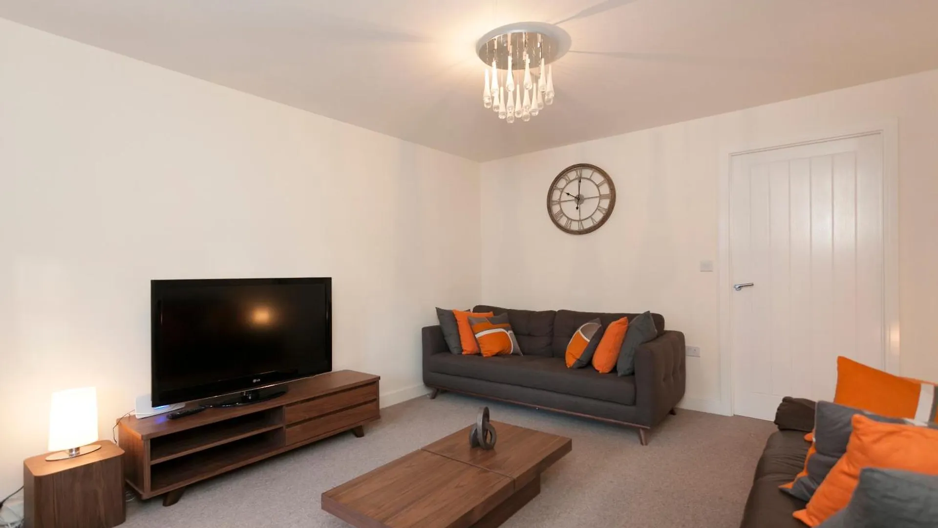 Dbs Serviced Apartments - The Townhouse Castle Donington