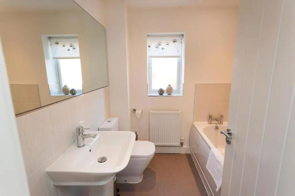 Dbs Serviced Apartments - The Townhouse Castle Donington