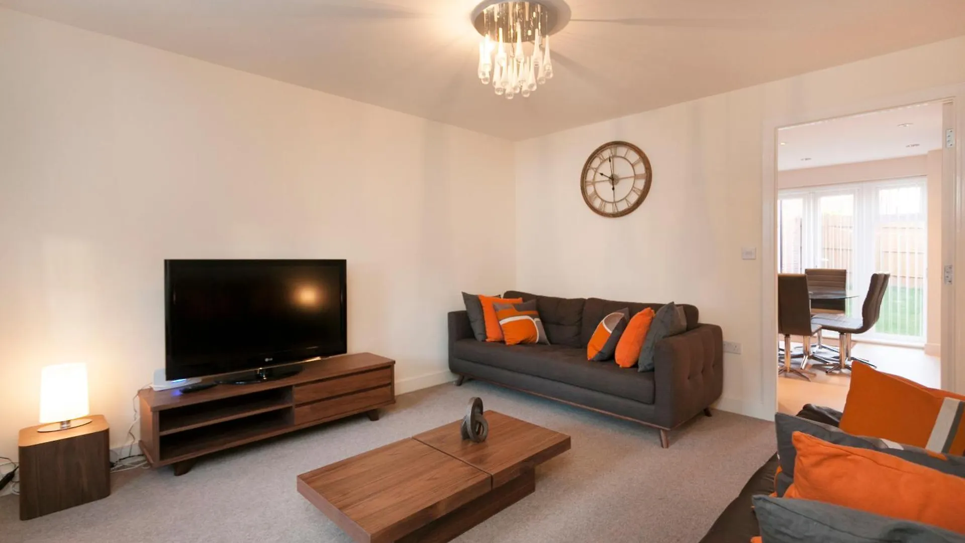 Dbs Serviced Apartments - The Townhouse Castle Donington