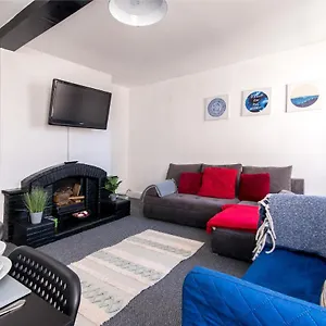Characterful 2 Bed - Spacious & Comfy Castle Donington
