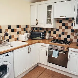 Barroon Castle Apartments: Traditional Near East Midlands Airport Castle Donington